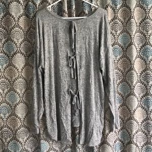 Bowtie back long sleeve tee